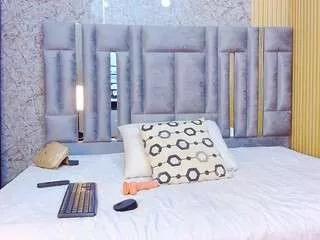 cutepetitee from CamSoda is Freechat