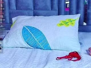 cutepetitee from CamSoda is Freechat