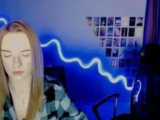 doll-vey from CamSoda