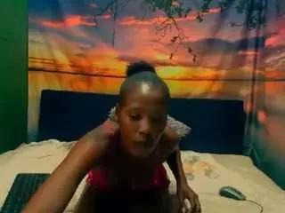 ebonypretty4u from CamSoda is Freechat