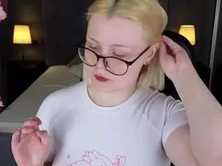 elielee from CamSoda