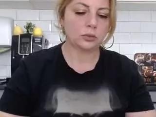Ellaswan from CamSoda