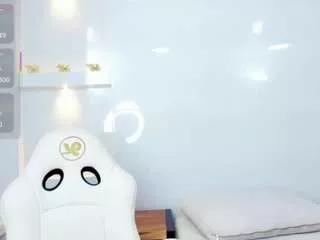 emily-browne from CamSoda is Freechat