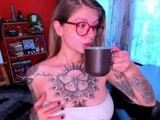 emmaa-hostt from CamSoda
