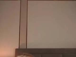 eseniyalove from CamSoda