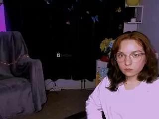 esma-shine from CamSoda is Freechat