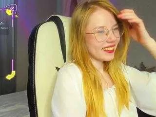 esme-runn from CamSoda