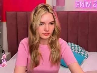 evelineamore from CamSoda is Freechat