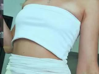 F1oraa from CamSoda