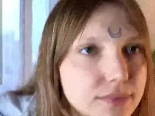 falineappleberry from CamSoda is Freechat