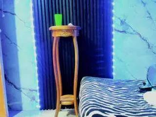 gaze-linger from CamSoda is Freechat
