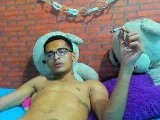 girldiyuju from CamSoda is Freechat