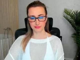 happysmileee from CamSoda