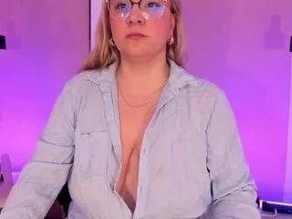 Hollie-jolie from CamSoda