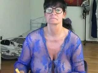 illymaus from CamSoda