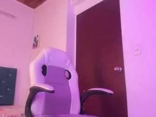 jhiinny-brownn from CamSoda