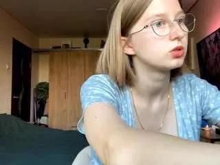 kattie-big-boo from CamSoda is Freechat