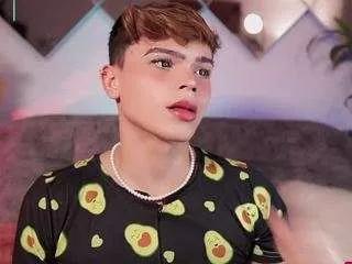 kennyboy-18 from CamSoda
