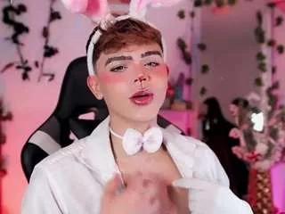 kennyboy-18 from CamSoda