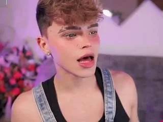 kennyboy-18 from CamSoda