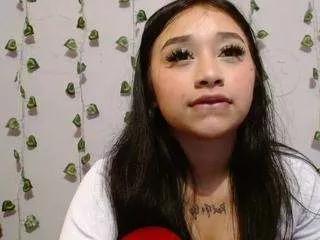 kittyy-lovee from CamSoda is Freechat