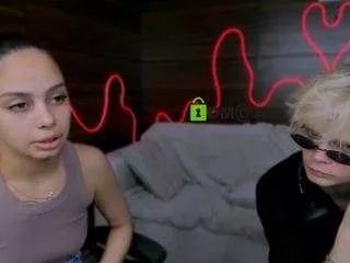 klark-qein from CamSoda is Freechat