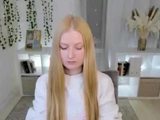 lalypeach from CamSoda