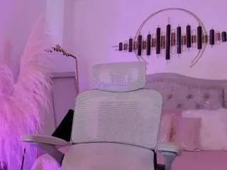 larabaker from CamSoda