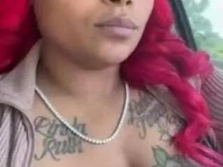 laylared from CamSoda