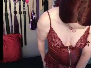 leealba from CamSoda