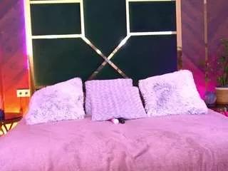 littleecute from CamSoda is Freechat