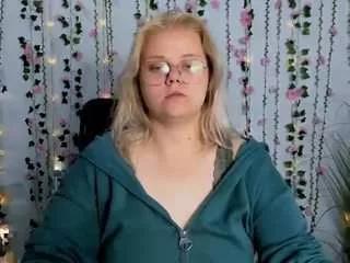 lora-white from CamSoda is Freechat