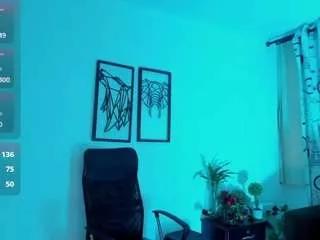love-squad from CamSoda is Freechat