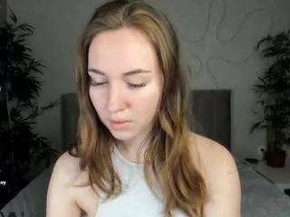 luna-go1d from CamSoda is Freechat