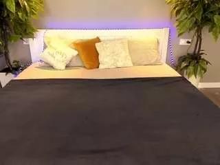 lunalicks from CamSoda is Freechat
