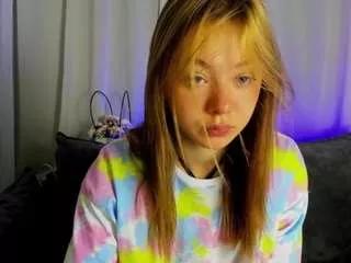 meow-mellie from CamSoda is Freechat