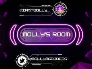 moollyy from CamSoda