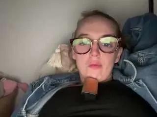 mummiaelegance from CamSoda is Freechat