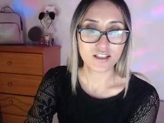 ninimoon from CamSoda