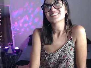 ninimoon from CamSoda