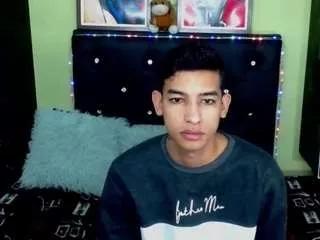 oliverttwink1 from CamSoda is Freechat