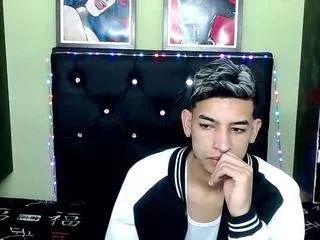 oliverttwink1 from CamSoda is Freechat