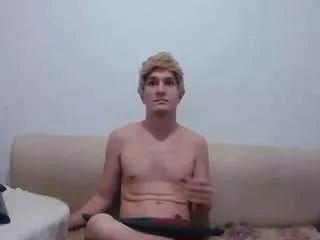 pervertstoys from CamSoda is Freechat