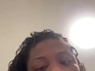 prettyyyntgih from CamSoda is Freechat