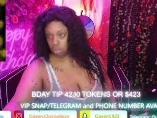 queencroze from CamSoda