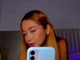 queenn-angelique from CamSoda is Freechat