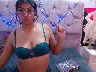 roxanne-petit from CamSoda is Freechat