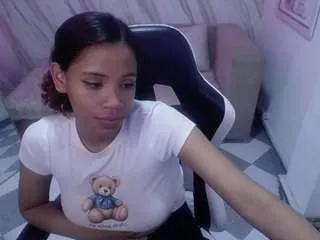 samara-b from CamSoda is Freechat