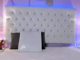 sara-fanny from CamSoda