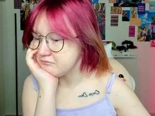 sara-moor from CamSoda
